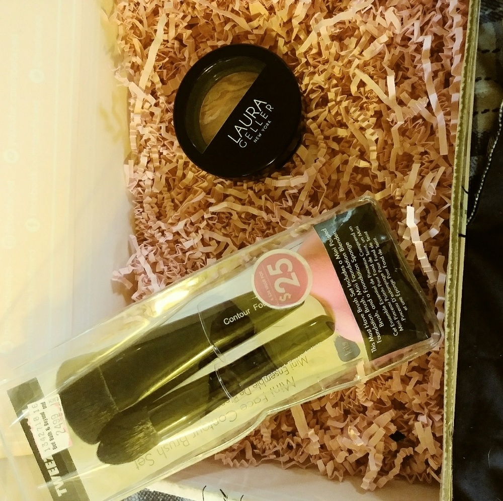 Laura Geller baked blush and tweezerman brush set